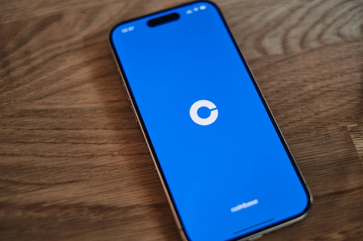 Coinbase inventory reduction cannot stop long, highly leveraged ETF rollouts