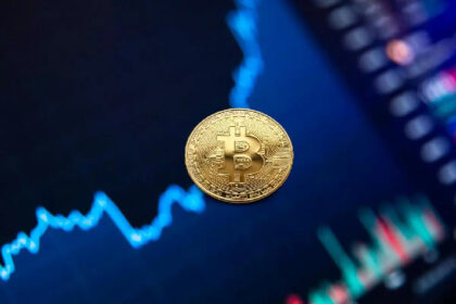 Before the key Fed's interest rate decision, two analysts predicted the direction of Bitcoin price.