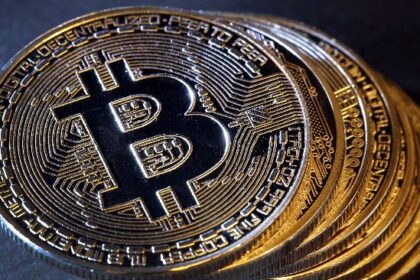 Bitcoin Cup and Handle Pattern Signal Explosive Move to $186,000 - Analyst