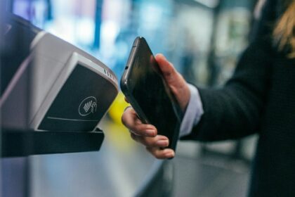 Mesh adds Apple Pay to spend Crypto on shoppers and settles them in Stablecoins