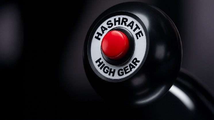 Bitcoin hashrate brushes are always higher as miners approach the peak of June