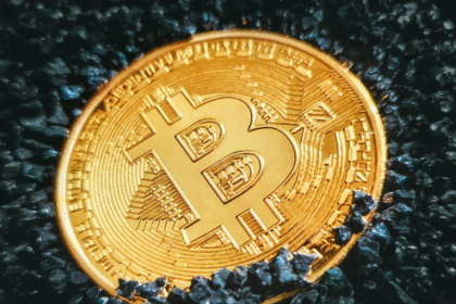 A warning to the peak of Bitcoin Cycle: Experts believe that BTC is close to the maximum value.