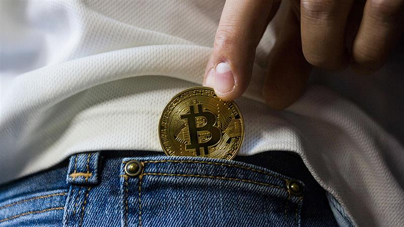 Bridge between traditional money and crypto ecosystems