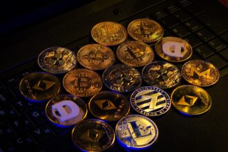 What cryptocurrencies stand out in this altseason and why?