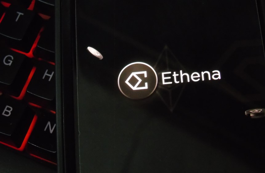 Why did the Ethena stablecoin drop in price only on Binance?