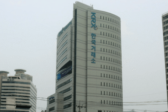 South Korea suspends trading due to market crash