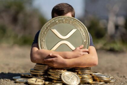 “Hold your XRP!” says investor who warns dollar will collapse